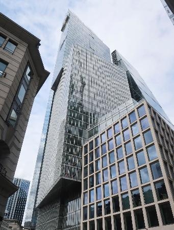 　ロンドンの金融街シティーに三菱地所が建てたオフィスビル＝１３日（共同）