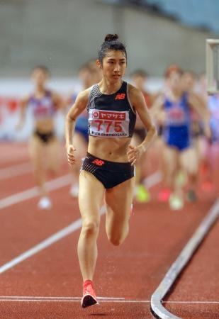 　女子１５００メートルで４連覇した田中希実＝ヤンマースタジアム長居
