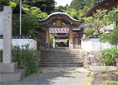 兵庫県との県境近くに鎮座する大聖寺。関西や山陰からのアクセスもよく、県外からの参拝客も多い