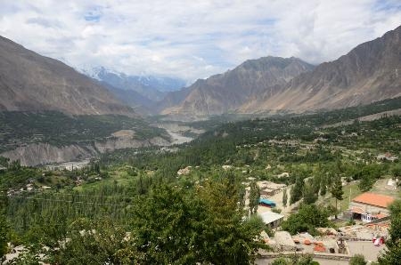 パキスタン登山で邦人死亡　滑落後不明に、１人負傷