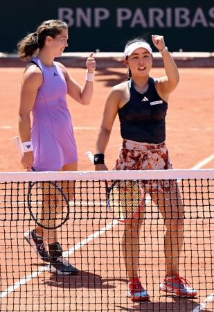 穂積絵莉組、第１シードに金星　全仏テニス女子ダブルス１回戦