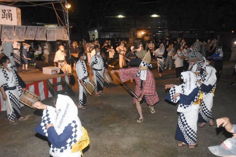 ８月に真庭市蒜山地域で営まれた大宮踊