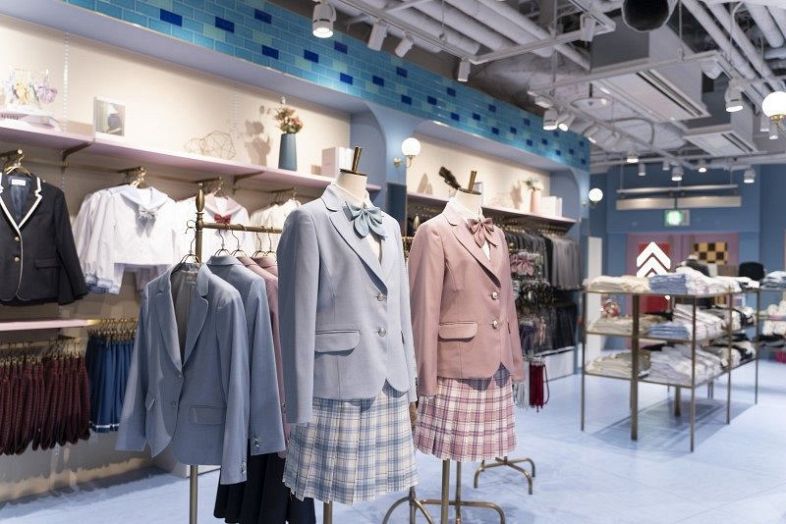 東京ディズニーリゾート内にオープンした菅公学生服の直営店