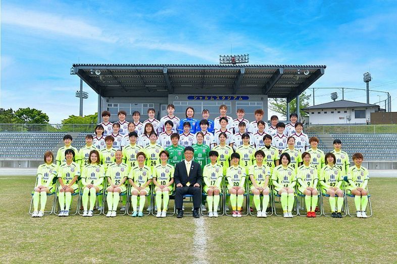 １８日に開幕する皇后杯全日本女子選手権に挑む吉備国際大シャルムのメンバー