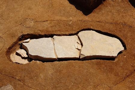 吉野ケ里遺跡で石棺墓発見　「謎のエリア」、邪馬台国時代か