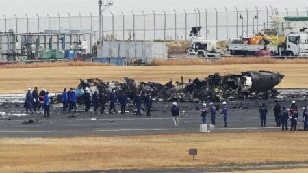 羽田基地運用、全面再開へ　海保航空機、衝突事故で停止