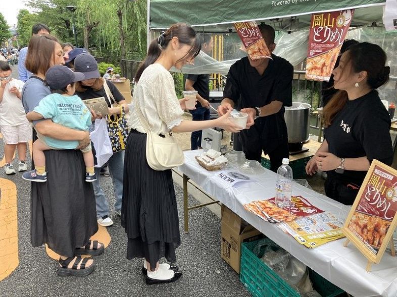 新ご当地グルメ とりめしＰＲ開始　岡山飲食業協組がイベントで販売