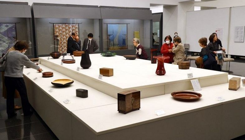 現代作家の秀作が競演する日本伝統工芸展岡山展の会場