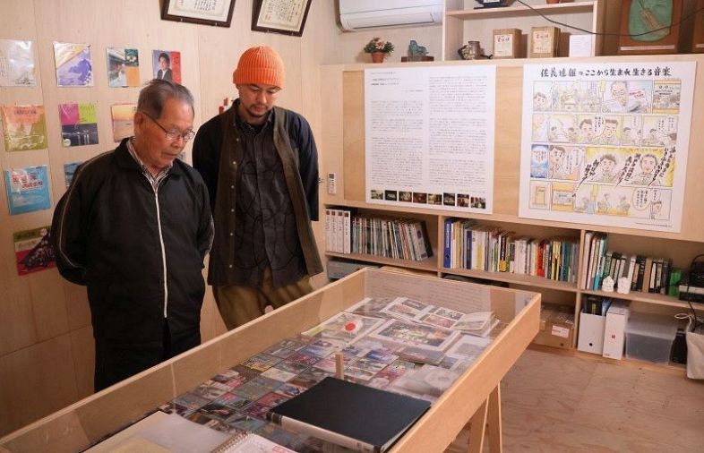 「おやじの海」佐義さん 素顔紹介　香川・直島のギャラリーで企画展