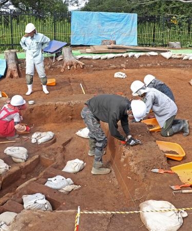 吉野ケ里遺跡で本格発掘開始　謎のエリア、４月調査では石棺墓