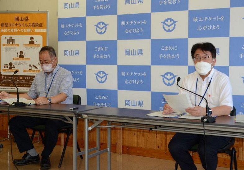 「二万仮設団地」の撤去を発表する岡山県の担当者