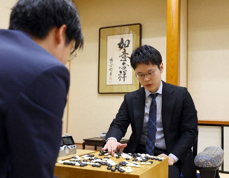 余第一位が連勝、７連覇達成　関西棋院第一位決定戦