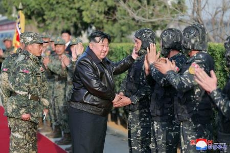 金正恩氏、人民軍戦車部隊を視察　朝鮮戦争時、最初にソウル入り