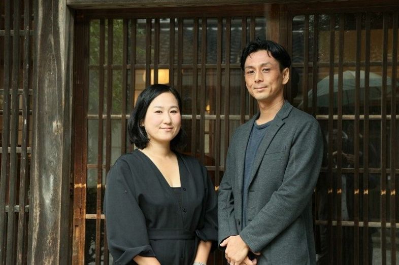 山本敦史さん（写真右）と侑香さん
