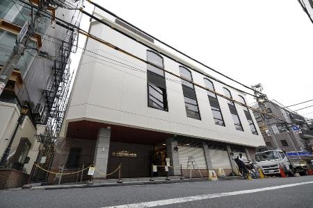 　世界平和統一家庭連合（旧統一教会）の本部が入るビル＝昨年９月、東京都渋谷区