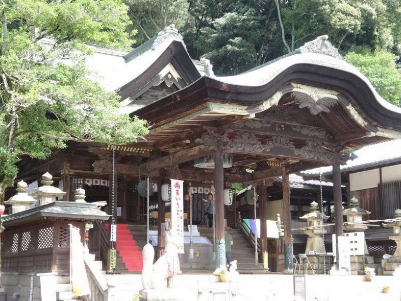 由加神社の拝殿・幣殿