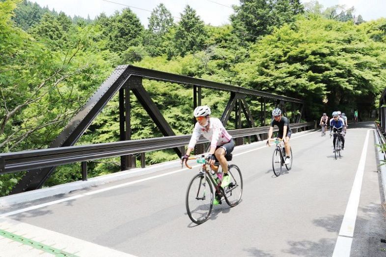 奥津渓や奥津湖 自転車で快走　３年ぶりにファンライド鏡野