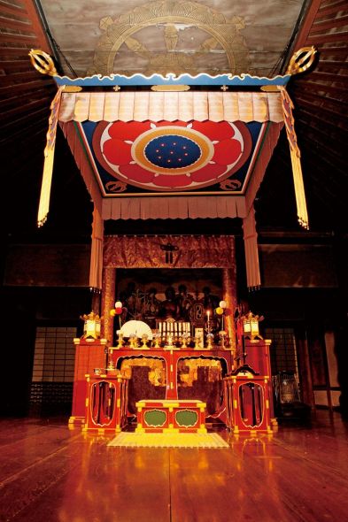 厳かな客殿内仏殿での祈祷も受けられる（要予約）