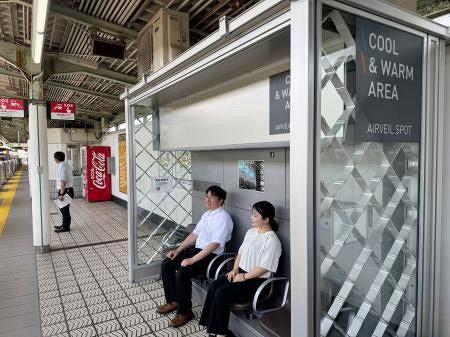 扉なしでも涼しい待合ブース パナ、大阪メトロ駅で実証実験：山陽新聞 