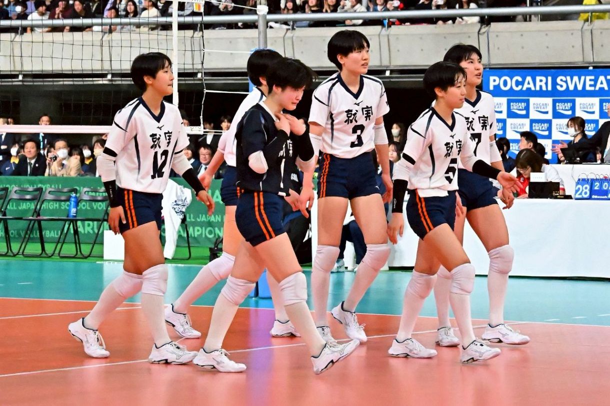 就実 総体Ｖの金蘭会に０―３で屈す 全日本高校バレー女子決勝　２年ぶり６度目の優勝ならず