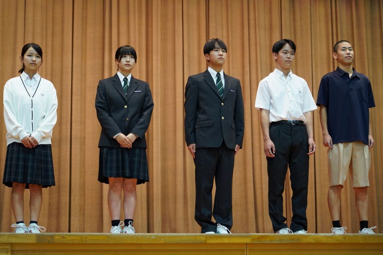 詰め襟、セーラー服からスーツへ 倉敷工業高 制服刷新：山陽新聞