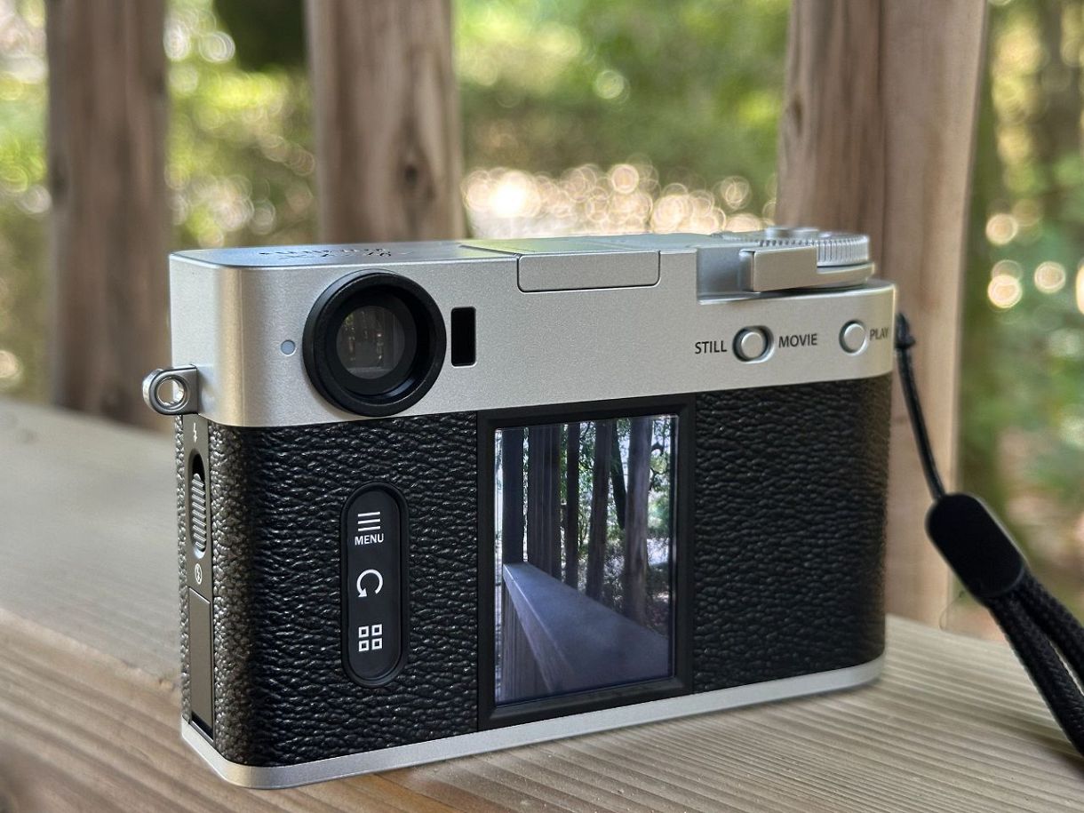 Xhalf」は大石内蔵助のようなカメラ 遊び心満載 ポップな高級機：山陽