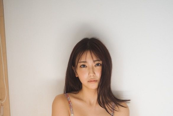 最強グラビア女王”沢口愛華がカムバック 「blt graph.vol.112」表紙