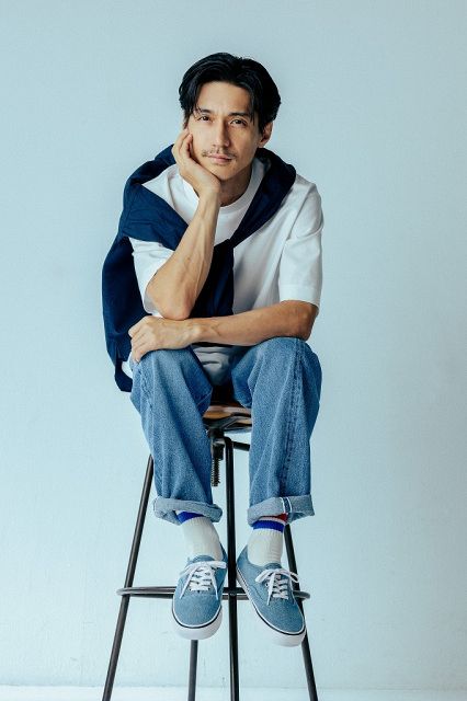 錦戸亮、ABCマート限定Vans「Summer Denim Pack」モデルに「自分も41歳