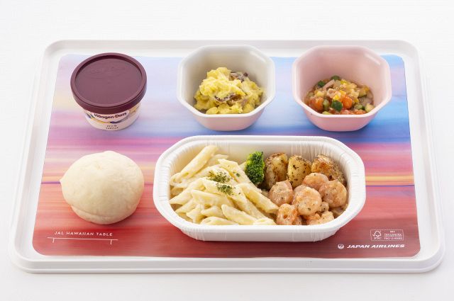 JAL、ハワイ便などの新機内食「夏メニュー」披露 国際線・国内線