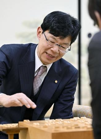 谷川17世名人が1400勝 将棋界で史上3人目：山陽新聞デジタル