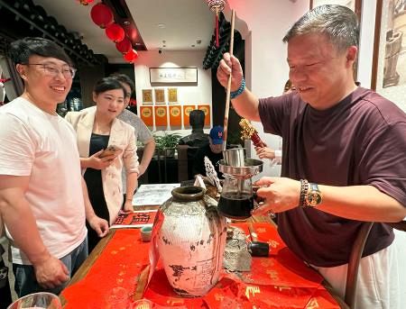 景気低迷、中国で紹興酒の消費が激減 ワインや蒸留酒に押され、日本