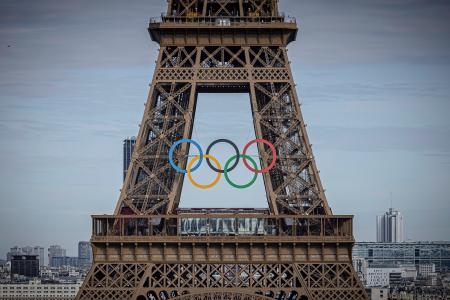 五輪マーク、2028年まで エッフェル塔、パリ市長が表明