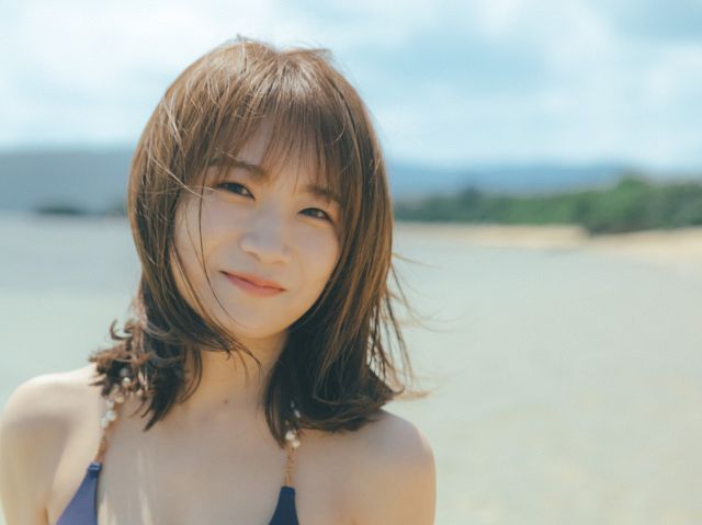 秋元真夏、『淡淡』より水着＆浴衣ショット解禁 “大人の美しさ”見せる3