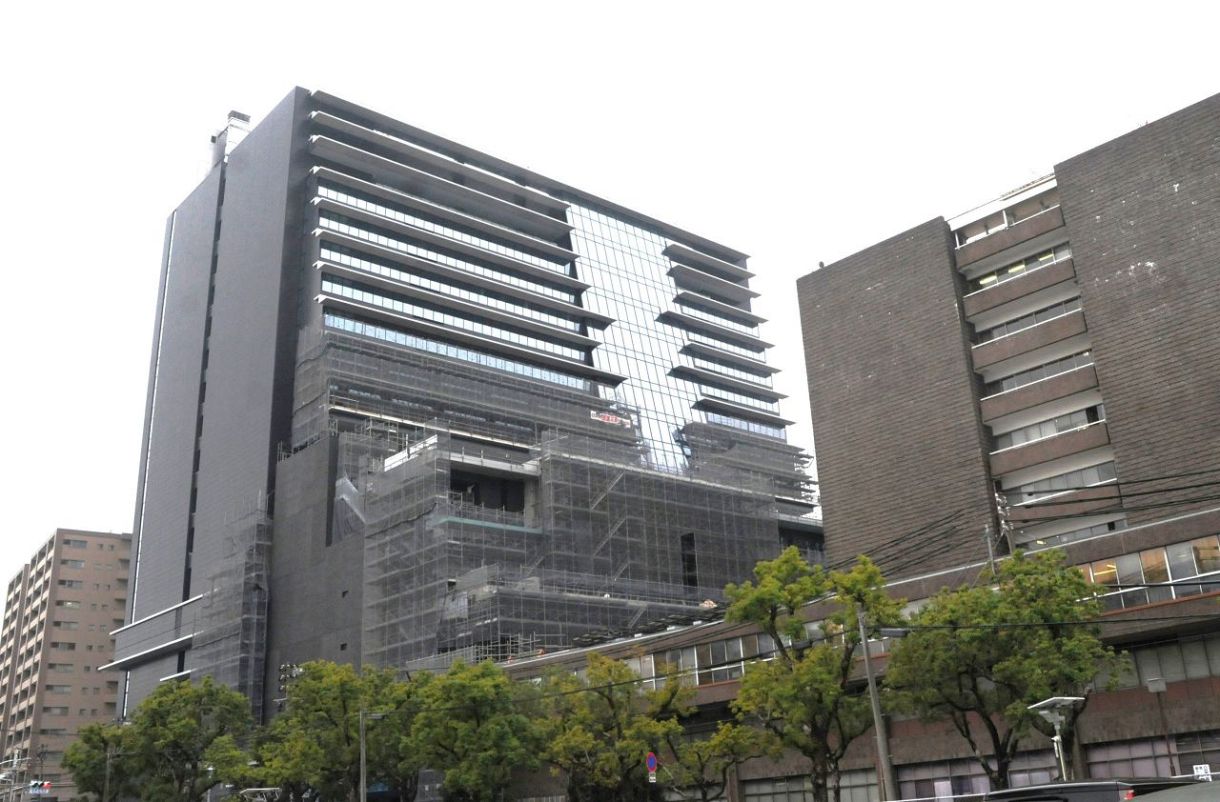 岡山市新庁舎 ５月完成に向け着々　岡山城モチーフ「まちのシンボルに」