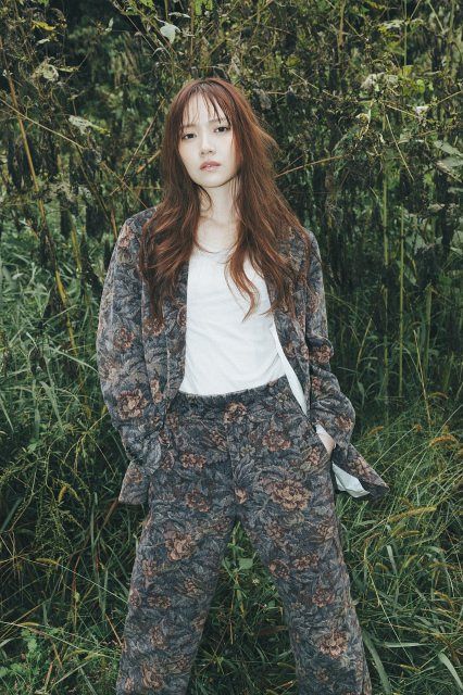 乃木坂46田村真佑、4年ぶり『B.L.T.』登場 三者三様の衣装で魅せる