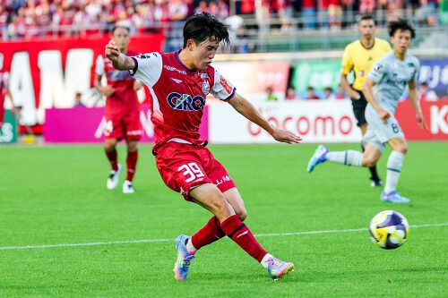 ファジ佐藤 7月のJ1ヤングプレーヤー賞 4月に続き2度目の選出