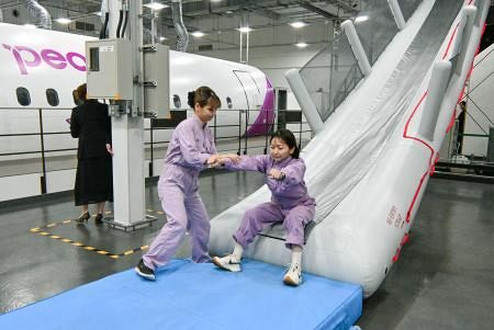ピーチ、人材育成に本腰 目指す「脱LCC」 関空に複合研修施設：山陽