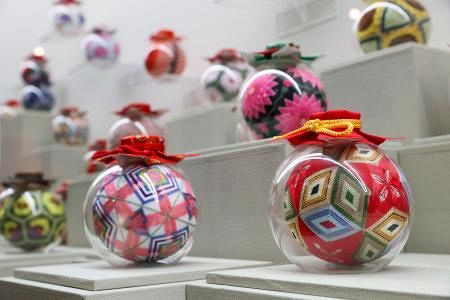 伝承工芸品瓶細工手まり３個セットまーぼー 不思議やな、きれいやな びんてまり技術継承、滋賀：山陽新聞デジタル