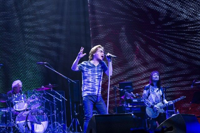 甲斐バンド、16年ぶりの武道館公演で50周年を締めくくる熱演：山陽新聞