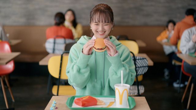 多部未華子「ほぼ毎日」自転車に乗っている マクドナルド新CM「セット