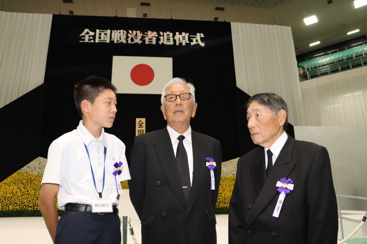 不戦の誓い次代につなぐ　全国戦没者追悼式に岡山、広島の遺族参列