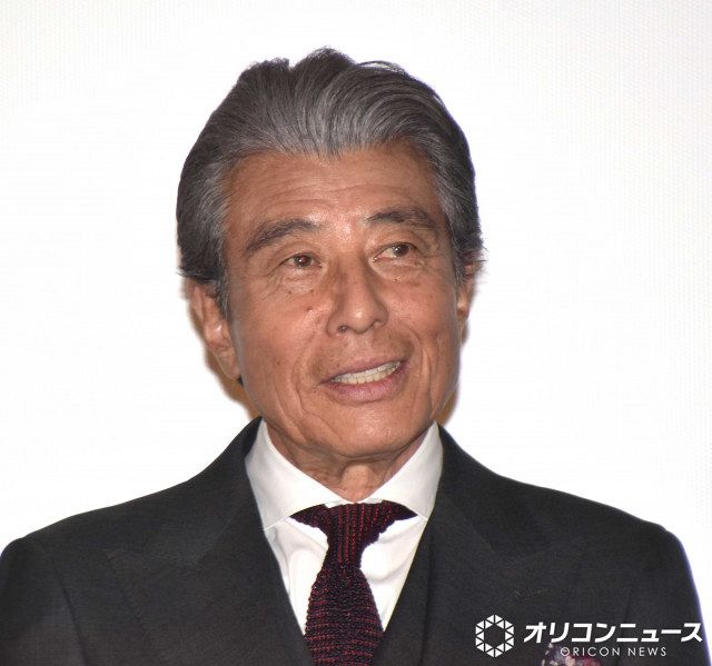 舘ひろし、デビュー50周年祝われダンディに返答 渋みがますます増す