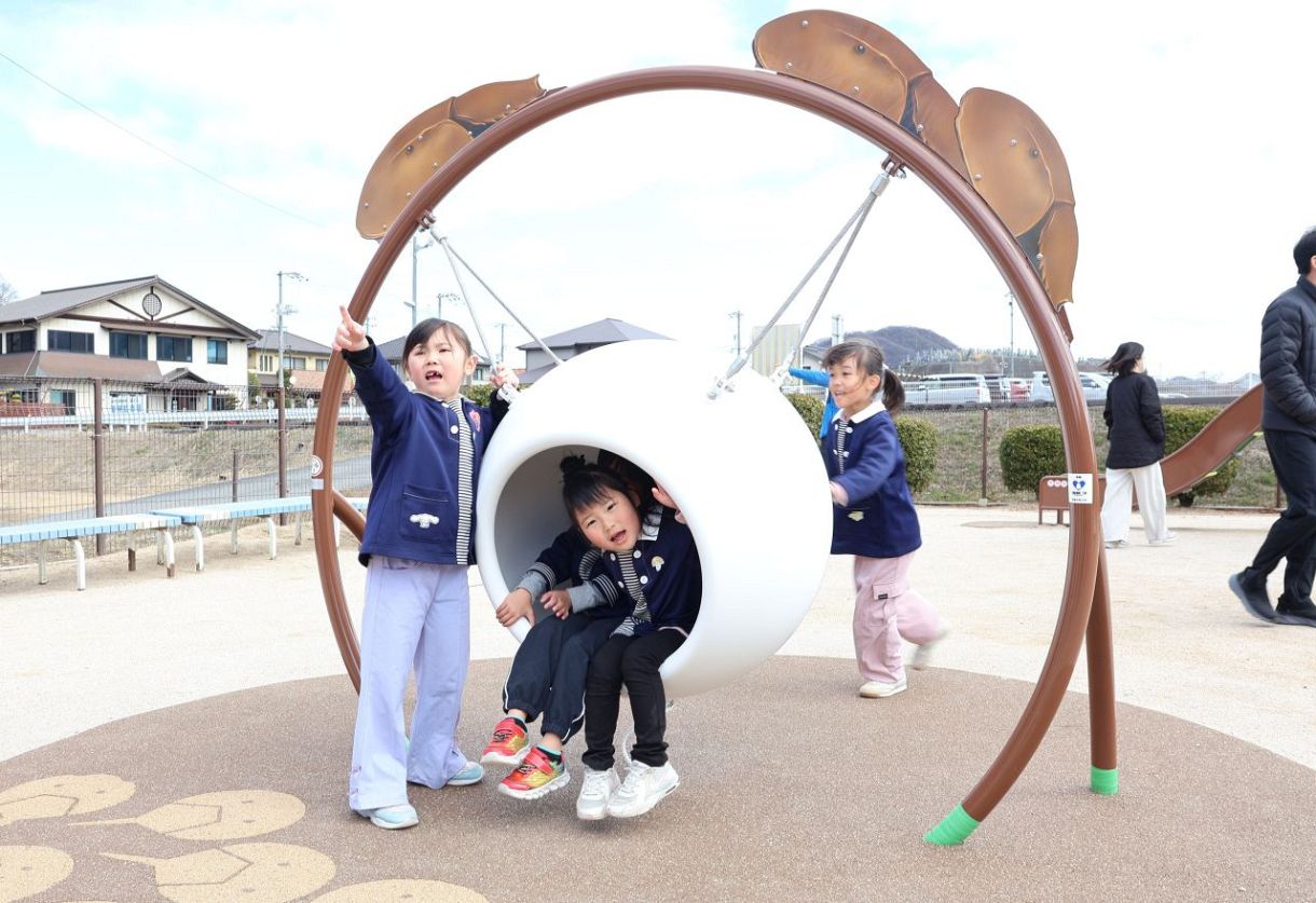 4種類の新遊具、フォトスポット 笠岡・カブトガニ博物館恐竜公園