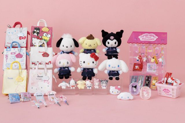 サンリオショップ55周年記念グッズが登場 キティ＆シナモンたちが“店員
