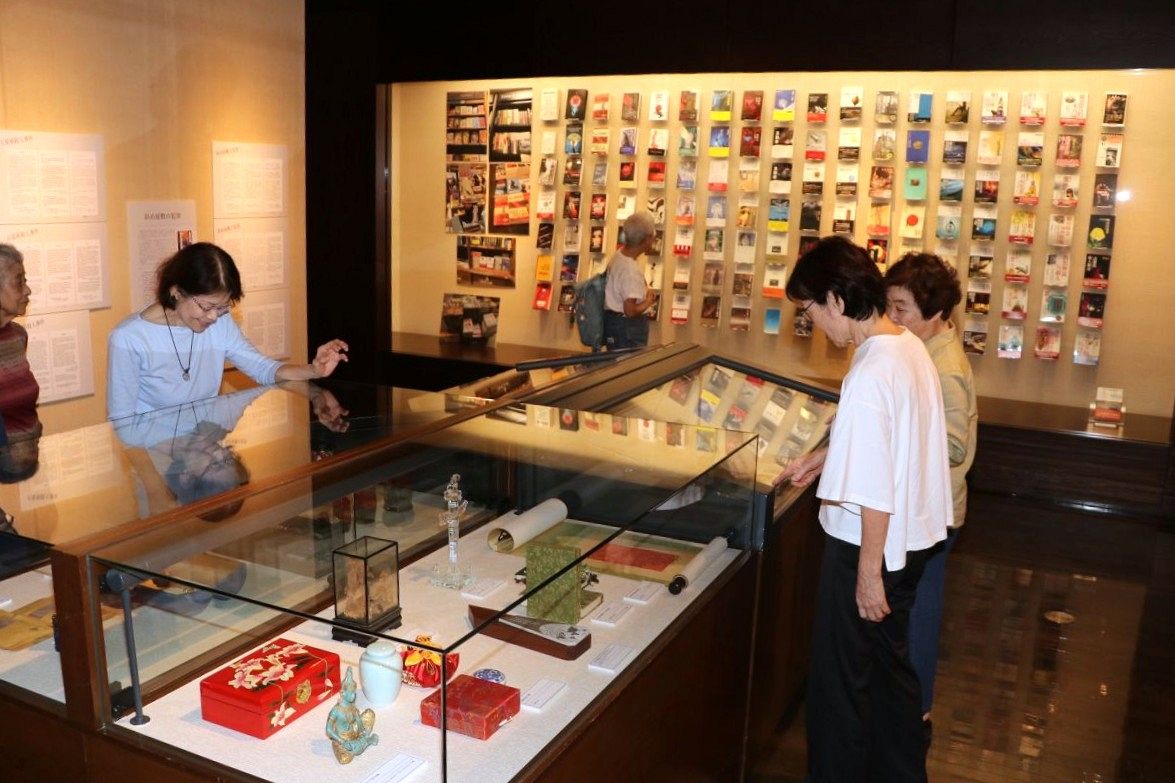 ミステリー作家島田荘司さんの活躍紹介 ふくやま文学館で企画展、翻訳