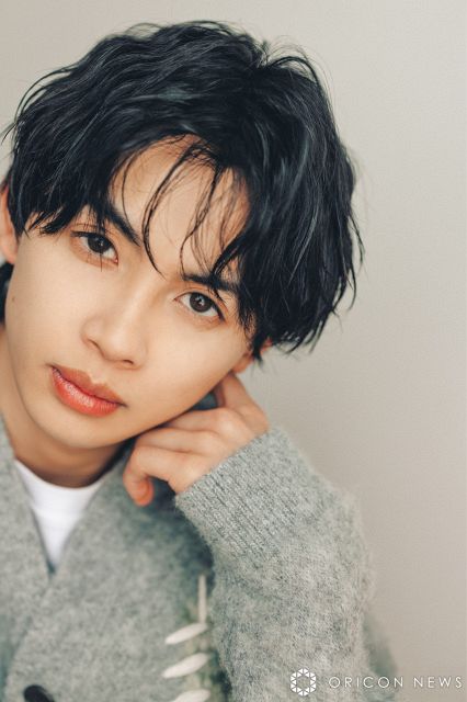 草川直弥、初スタイルフォトブック収録カット解禁 ONE N
