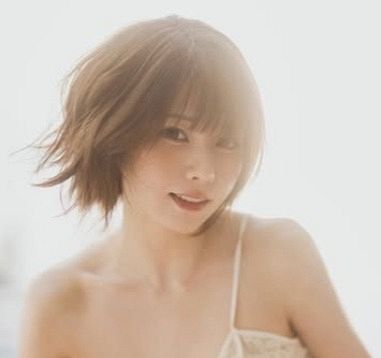 えなこ、透け感ある衣装ショット公開 写真集が予約殺到で早くも“完売 