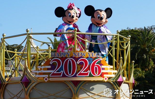 ミッキー＆ミニーらが和装姿で登場！ディズニーでお正月イベントが