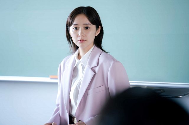 堀田真由の“生徒”が「浮気された」と激昂 いじめ沙汰に 学園ドラマ