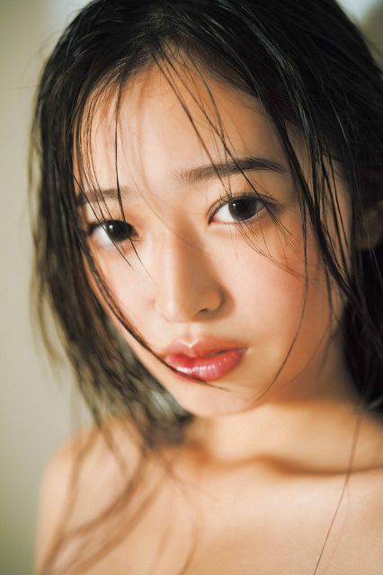 黒江こはる、赤色ビビッドな水着姿 『ヤンジャン』大反響受け2度目の登場:山陽新聞デジタル|さんデジ